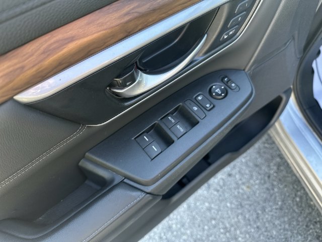 Used 2018 Lunar Silver Metallic Honda EX-L image 24