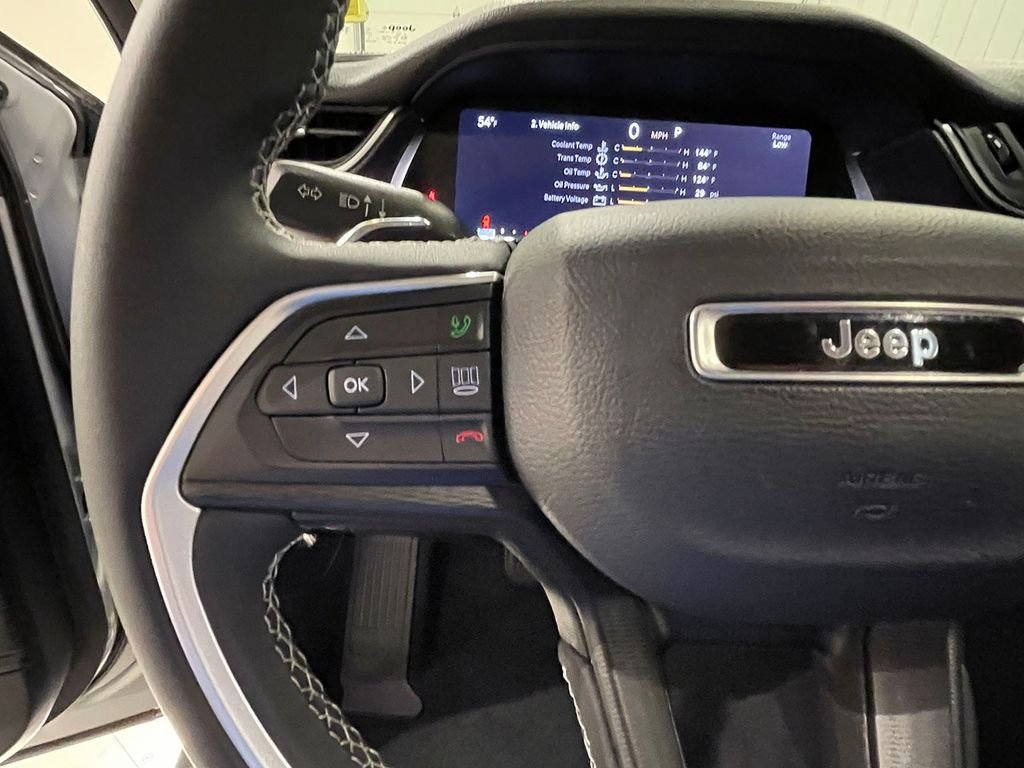 Used 2023 Silver Jeep Laredo image 33