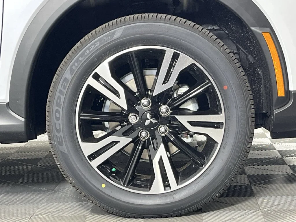 2025 Mitsubishi Eclipse Cross SE - Photo 10