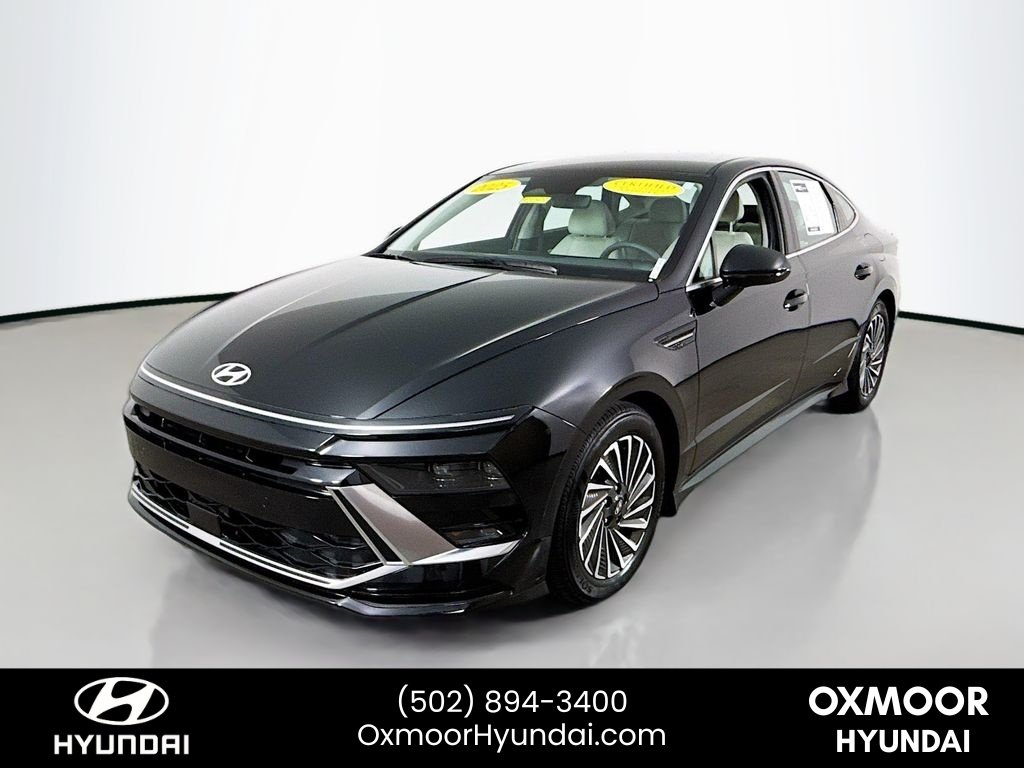Used 2025 Abyss Black Hyundai SEL image 3