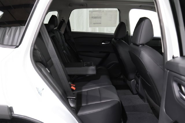 2026 Nissan Rogue Dark Armor - Photo 14