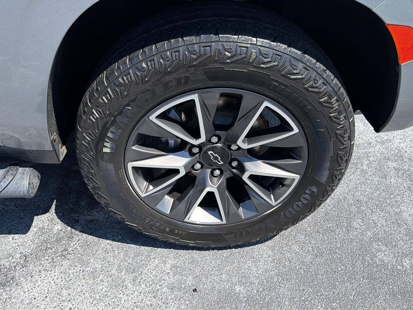 Used 2023 Sterling Gray Metallic Chevrolet Z71 image 45
