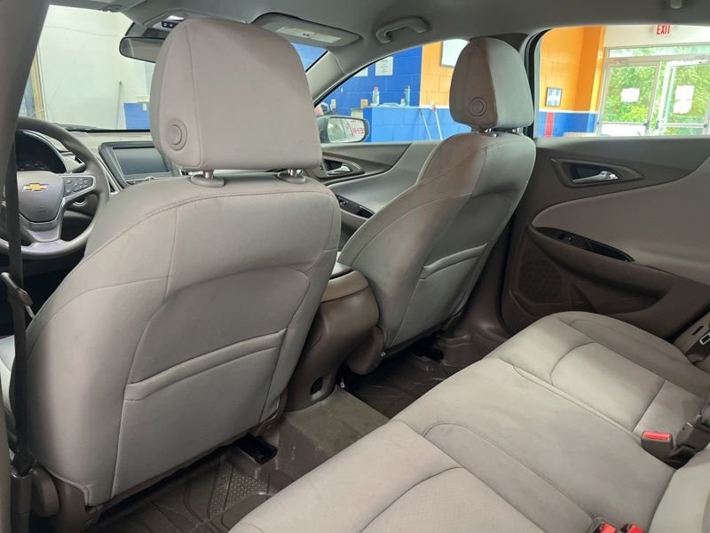 Used 2018 White Chevrolet LS image 16