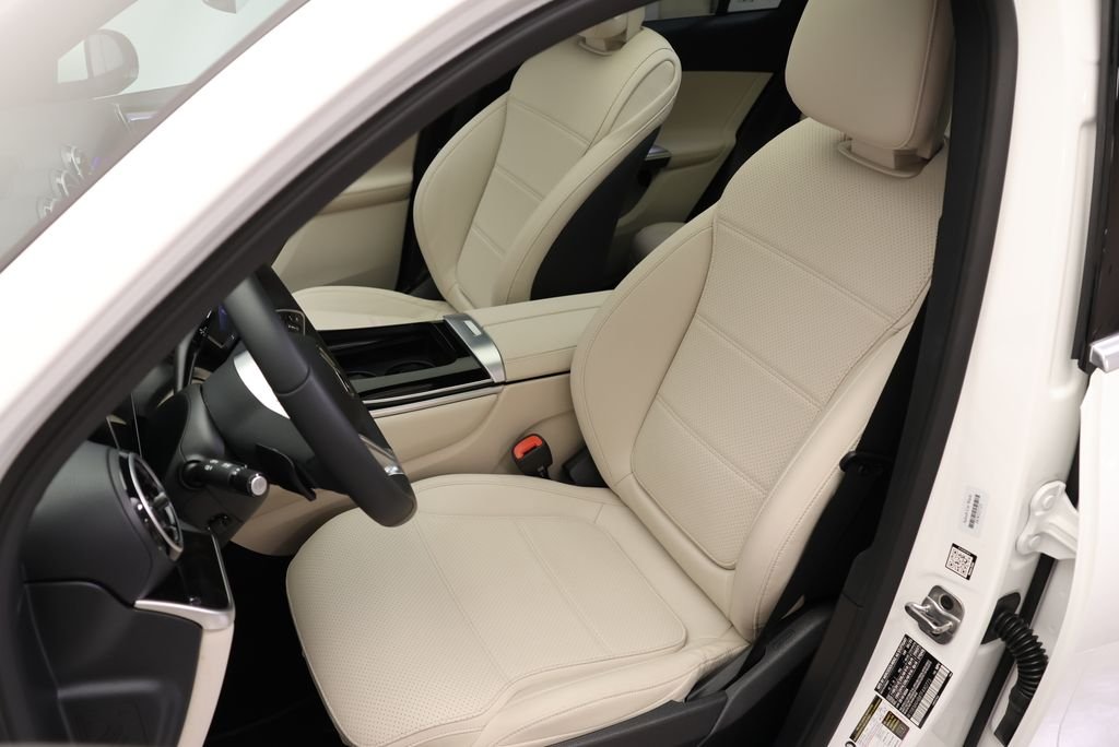 Certified Used 2026 Polar White Mercedes-Benz GLC 300 image 38