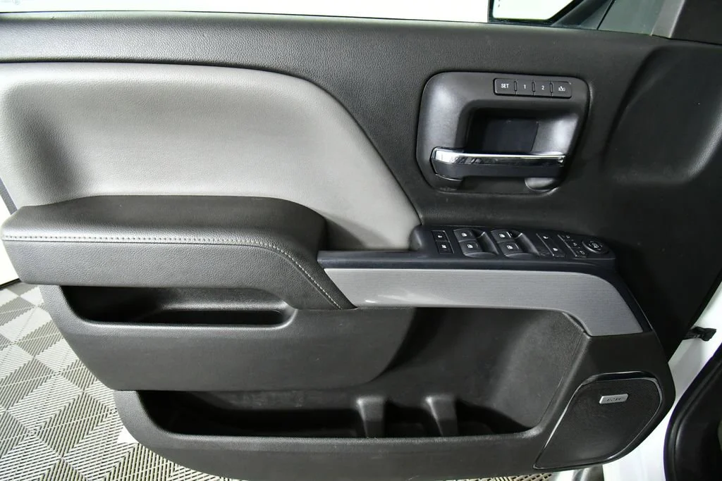 Used 2015 SUMMIT WHITE Chevrolet LTZ image 21