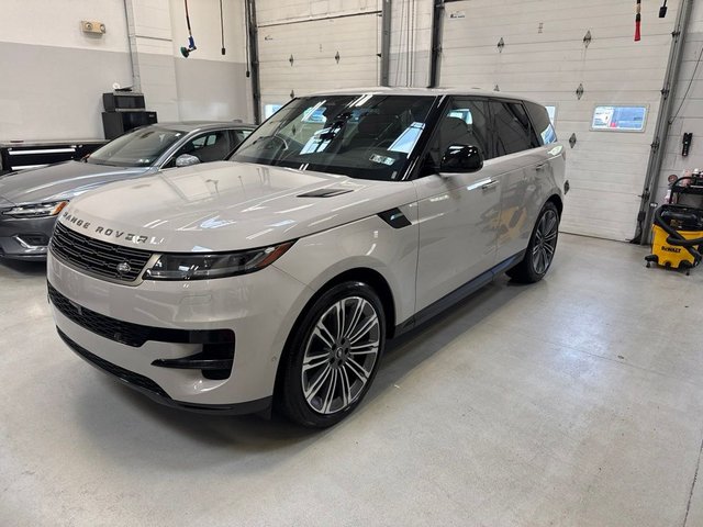 2025 Land Rover Range Rover Sport SE