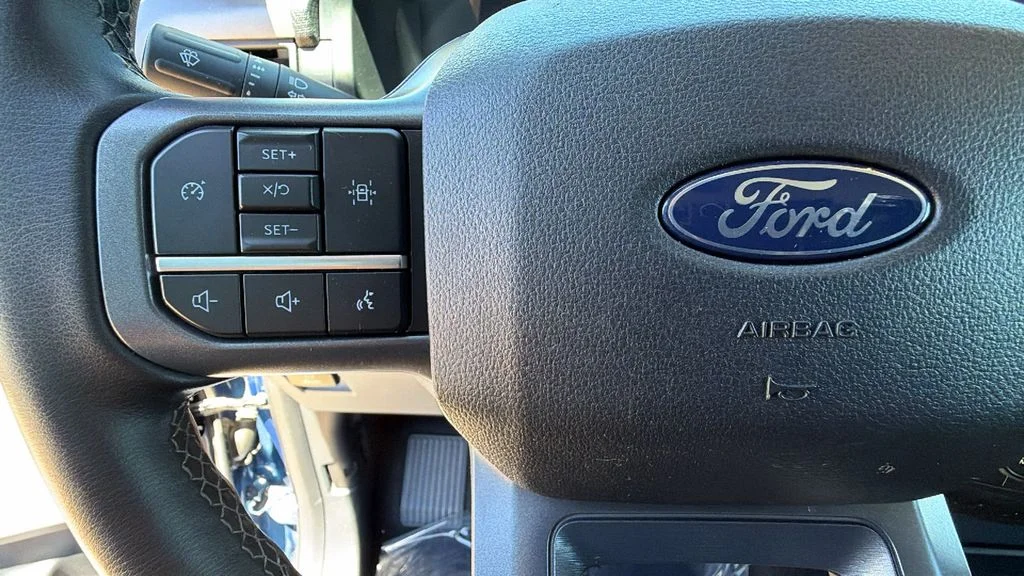 Used 2025 Blue Metallic Ford XLT image 19