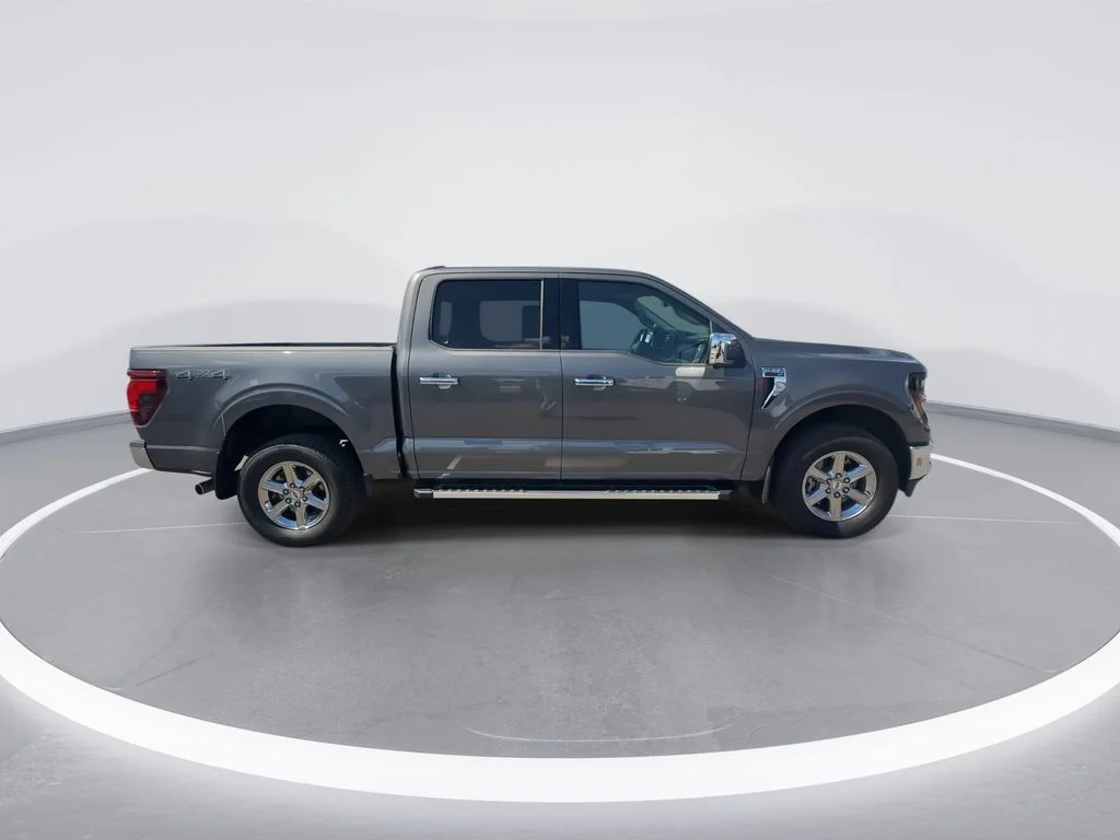Used 2024 Gray Ford XLT image 9