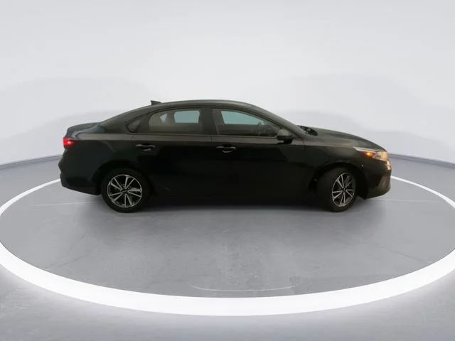 Used 2023 Black Kia LXS image 7