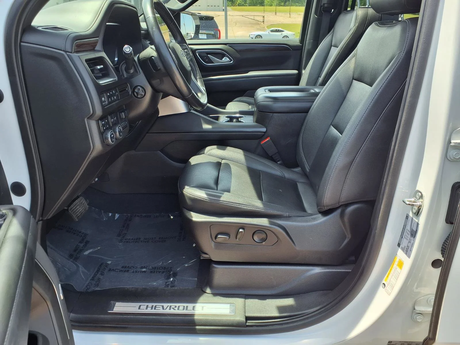 Used 2022 Summit White Chevrolet Z71 image 16
