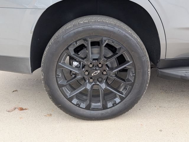 New 2026 Sterling Gray Metallic Chevrolet LT image 3