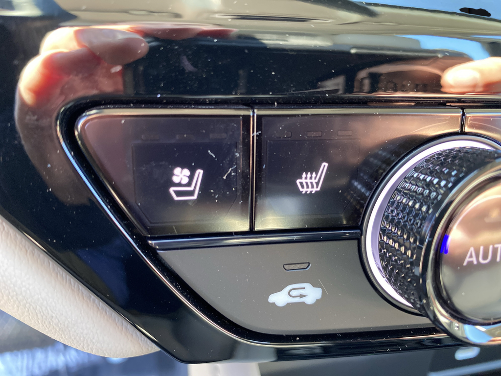 New 2026 Platinum White Pearl Honda Touring image 33