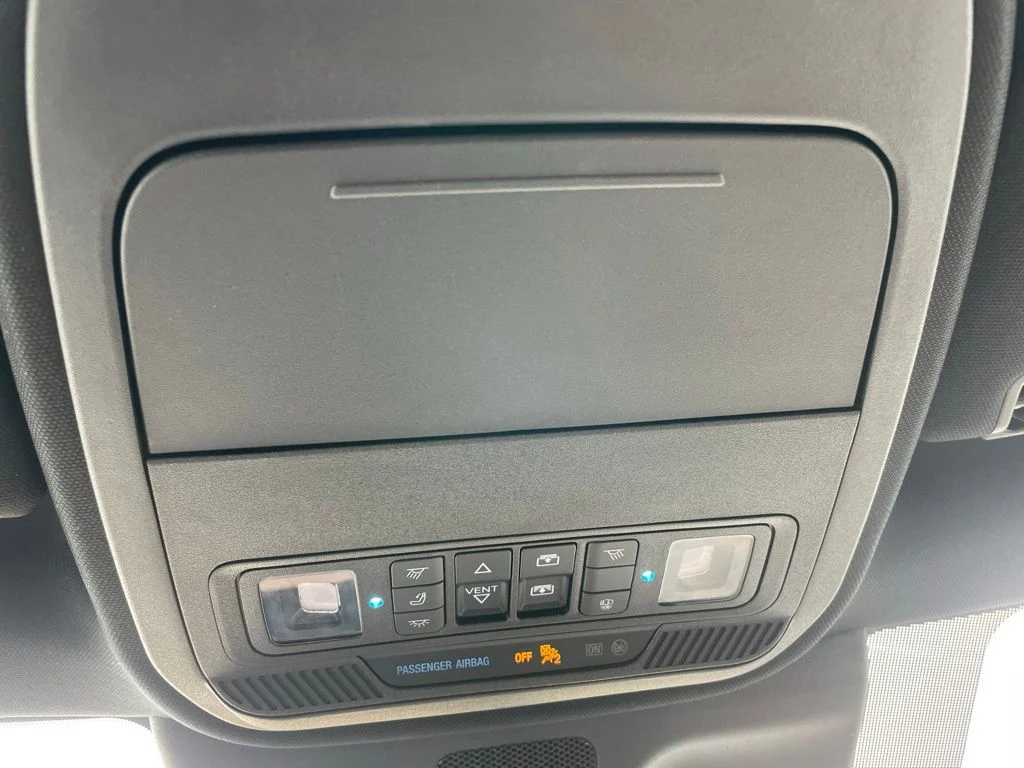 Used 2025 Black Metallic Ford King Ranch image 25