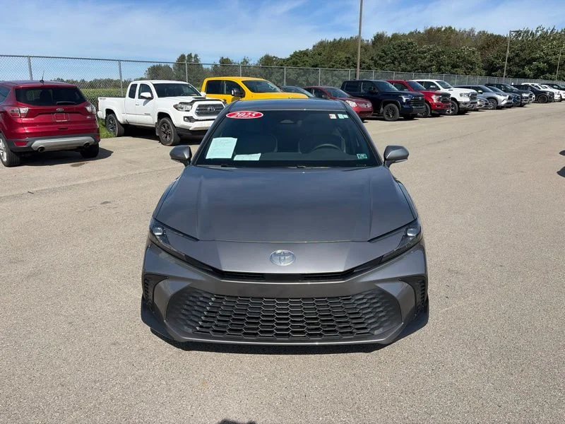Used 2025  Toyota SE image 8