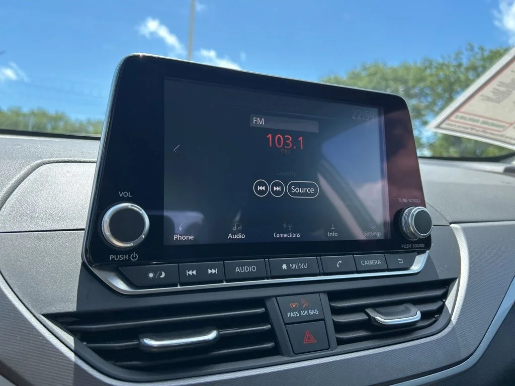 Used 2025 Gray Nissan 2.5 SR image 32