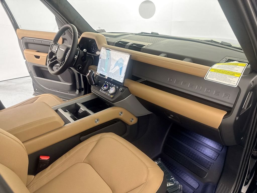 New 2026 Santorini Black Land Rover V8 image 29