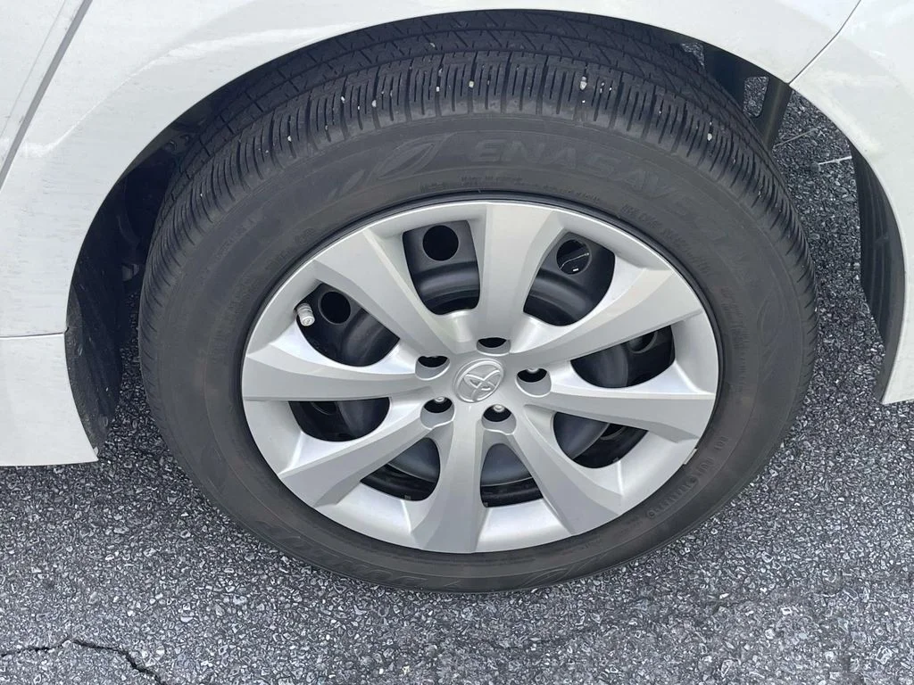 Used 2025 Wind Chill Pearl Toyota LE image 4