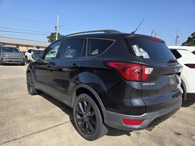 Used 2019 Agate Black Ford SE image 2