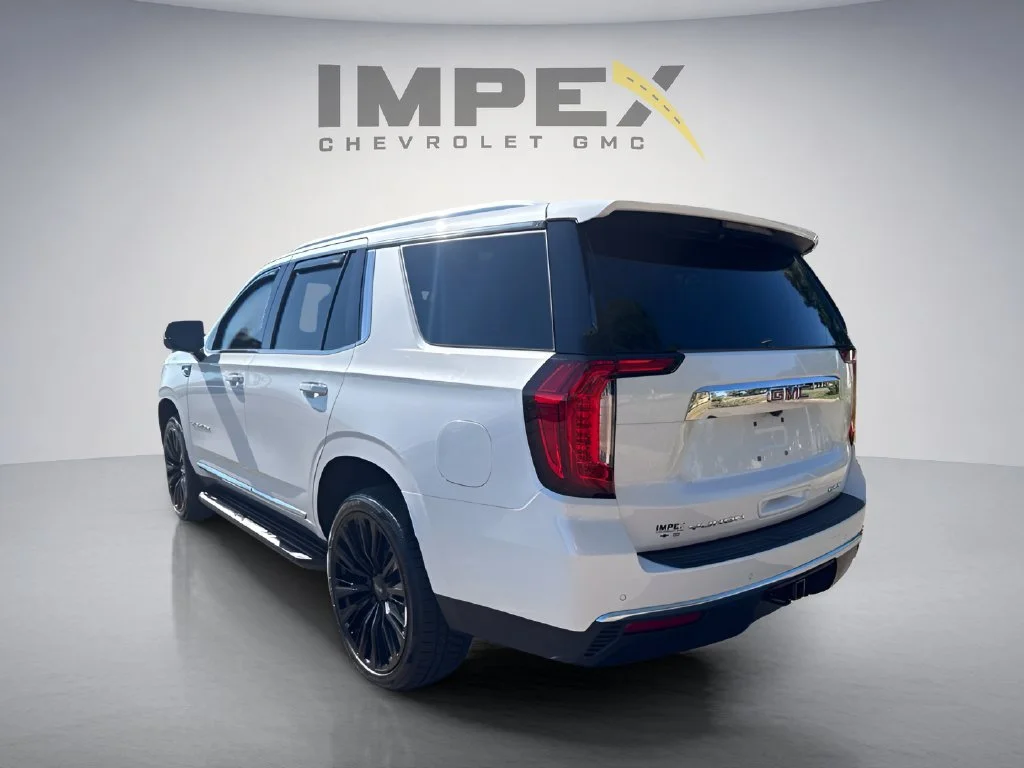 Used 2022 WHITE FROST TRICOAT GMC SLT image 3