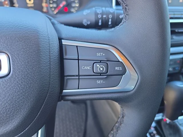 Used 2026 Blue Jeep Latitude image 23