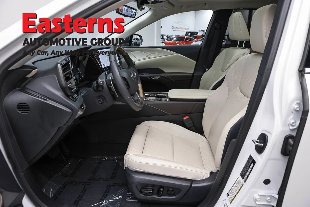 Used 2025 White Lexus 350 Luxury image 14