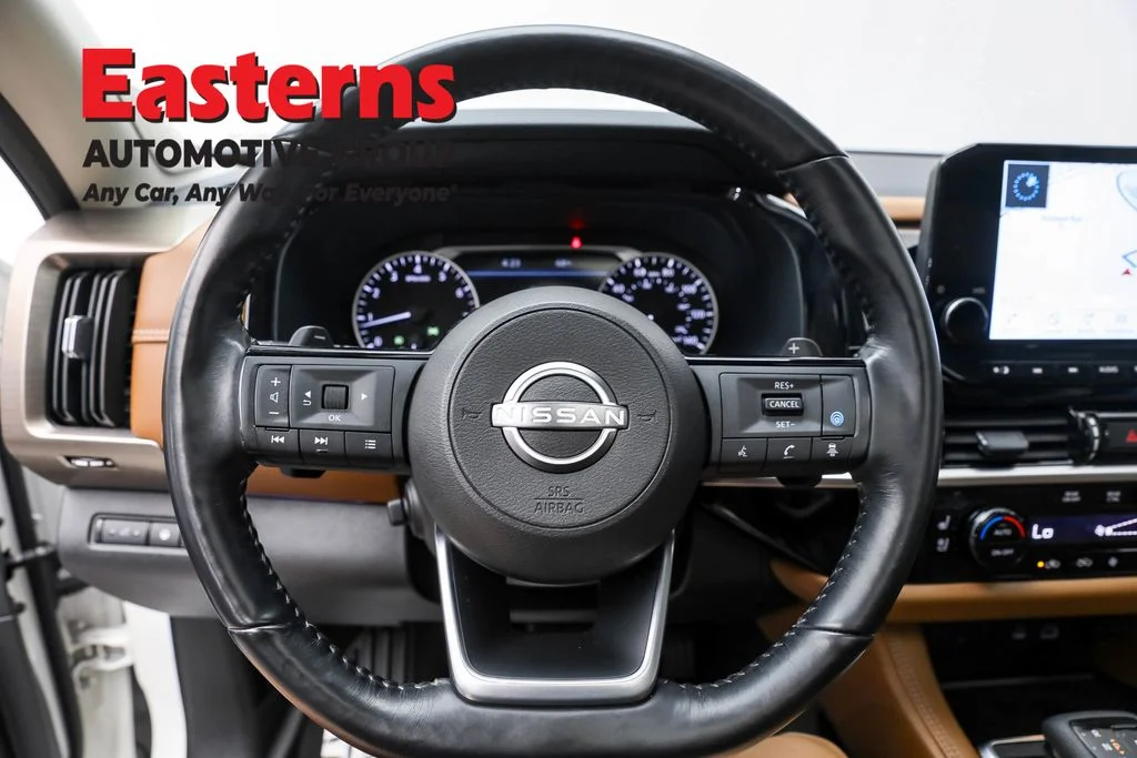 Used 2022 White Nissan Platinum image 10