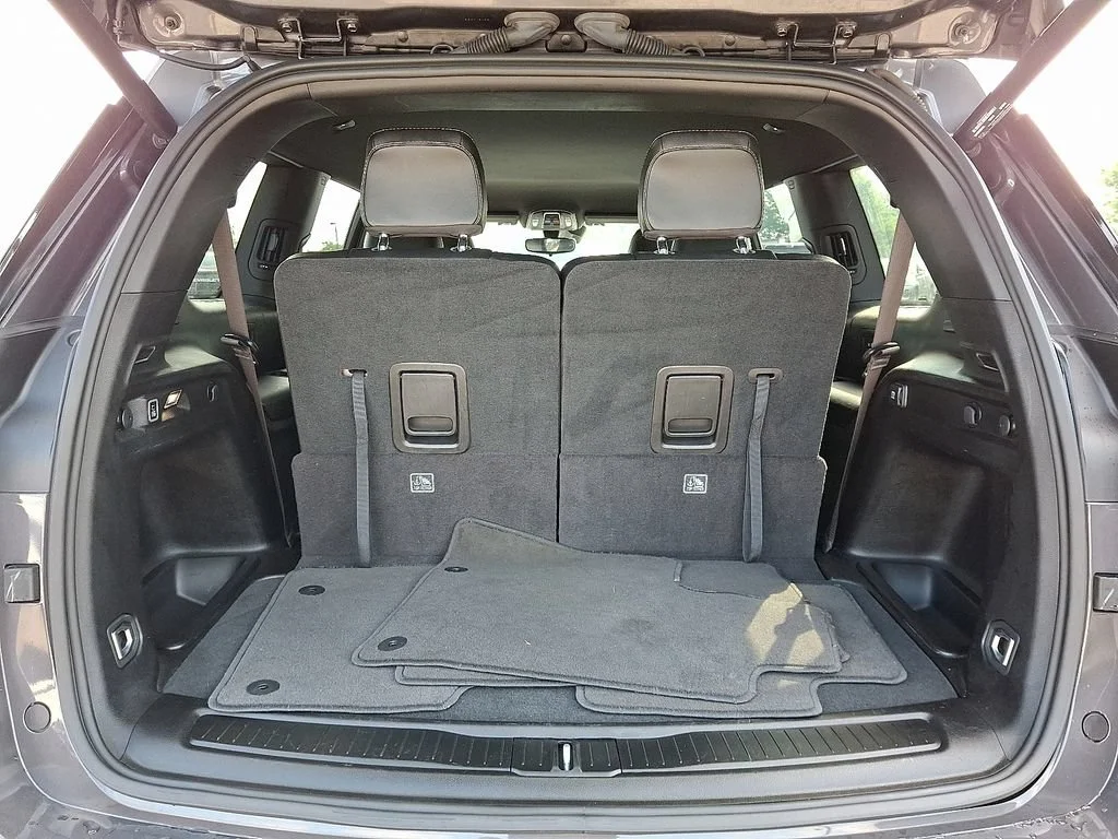 Used 2023 Gray Jeep Altitude 4x4 image 31
