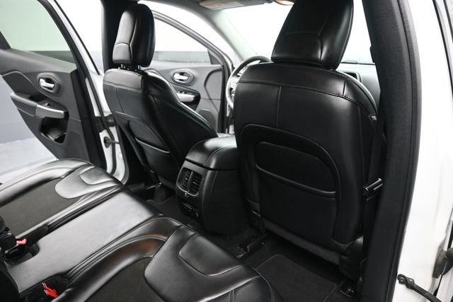 Used 2020 White Jeep Latitude Plus image 16