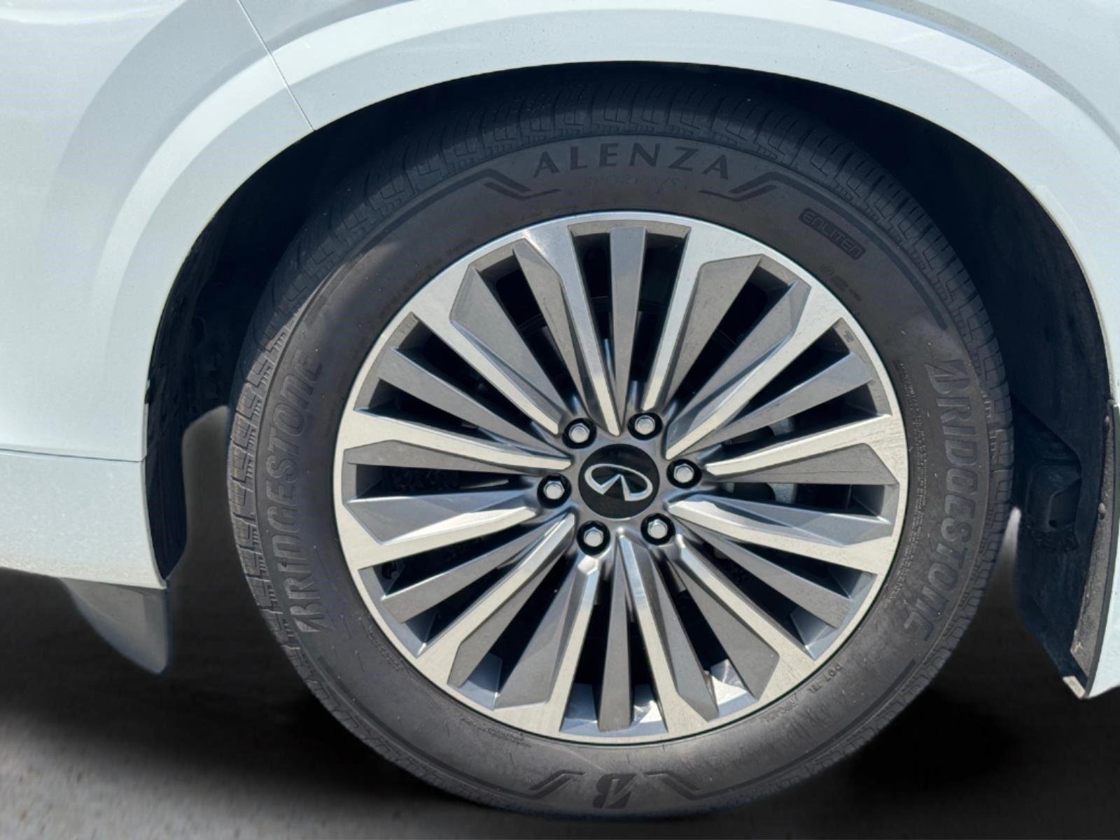 Used 2025 Radiant White INFINITI SENSORY image 9