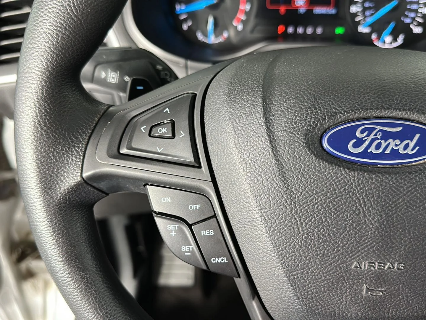 Used 2019 Ingot Silver Ford SE image 24