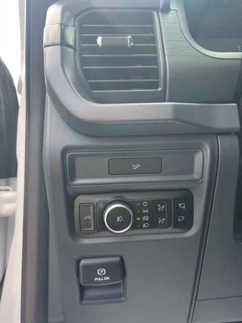 New 2026 Oxford White Ford XLT image 45