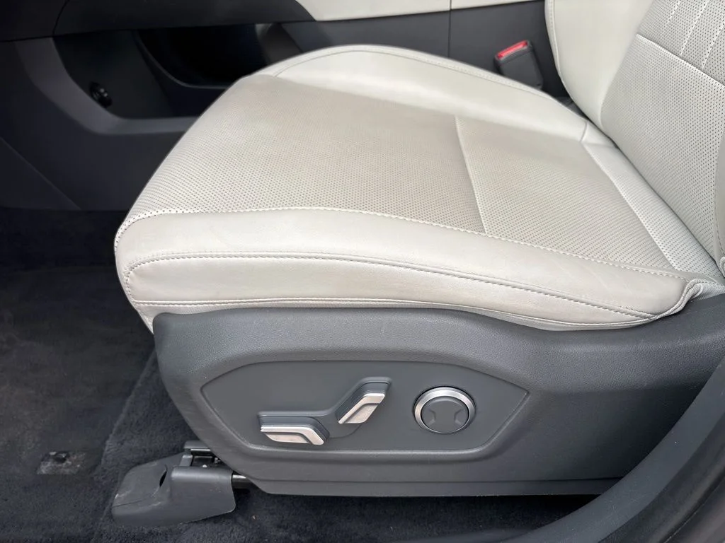 Used 2024 Gray Hyundai SEL image 9