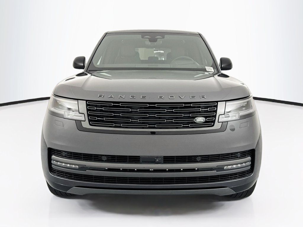New 2027 Carpathian Grey Land Rover SE image 2