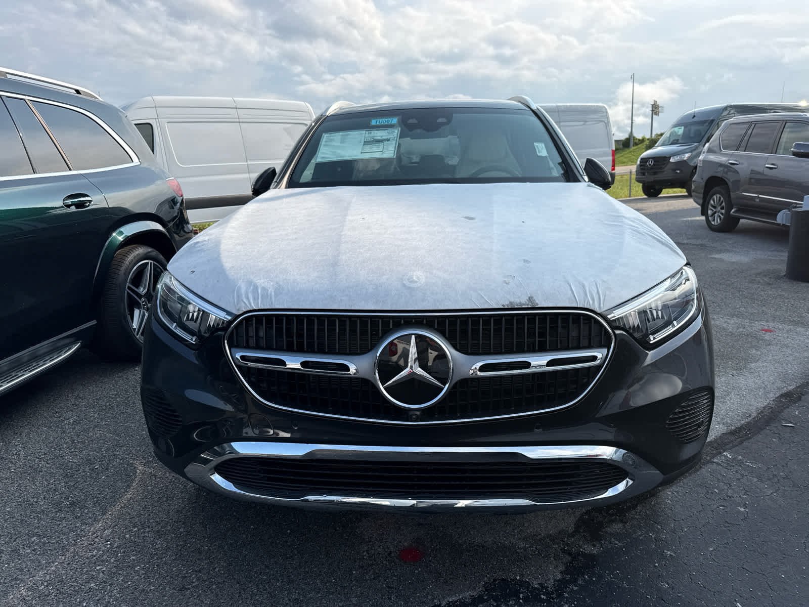 New 2027 Graphite Grey Metallic Mercedes-Benz GLC 300 image 7