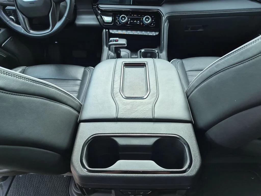 Used 2022 White GMC AT4X image 23