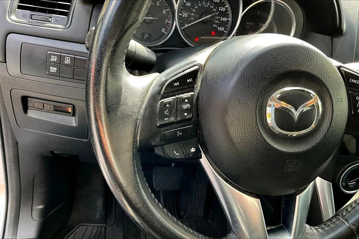 Used 2013  Mazda Touring image 11