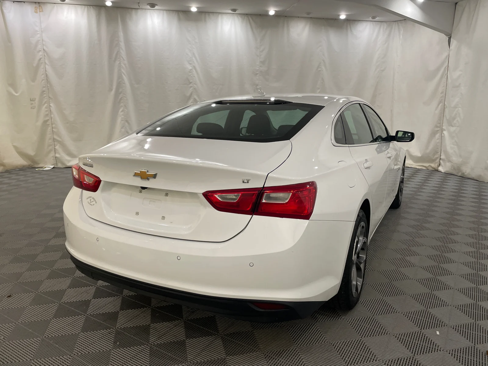 Used 2024 Summit White Chevrolet LT image 6