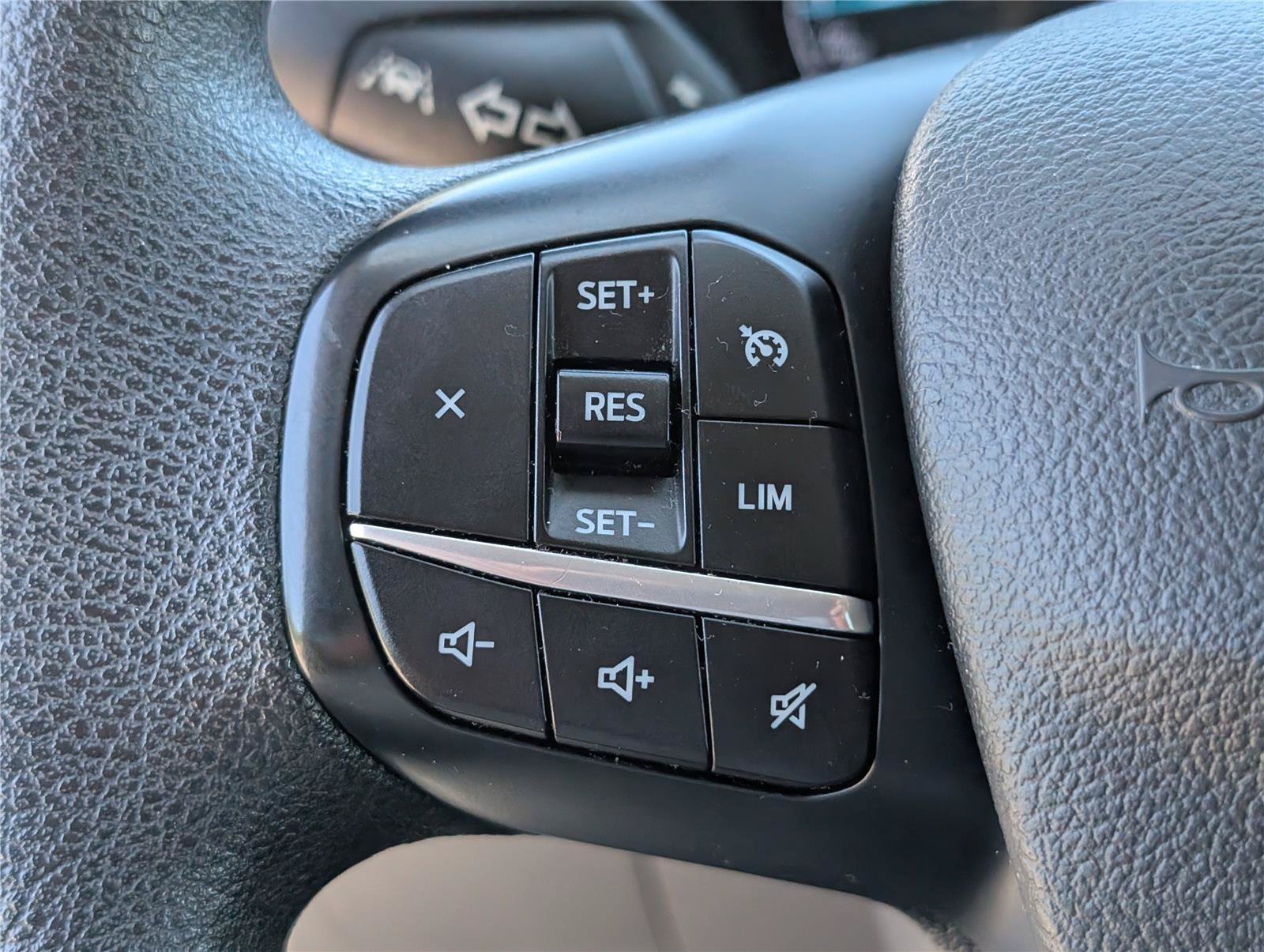 2023 Ford Transit Passenger Van XL - Photo 18