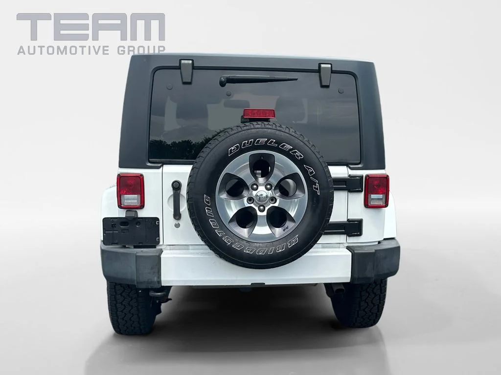 Used 2016 White Jeep Sahara image 6