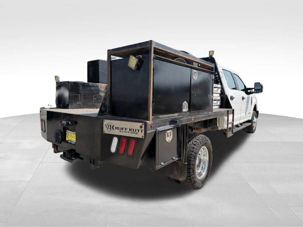 Used 2020 White Ford XL image 5