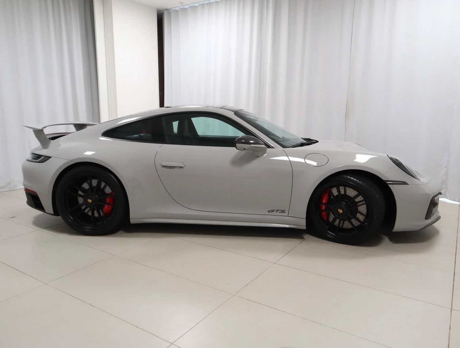 Used 2023 Chalk Porsche Carrera S image 6