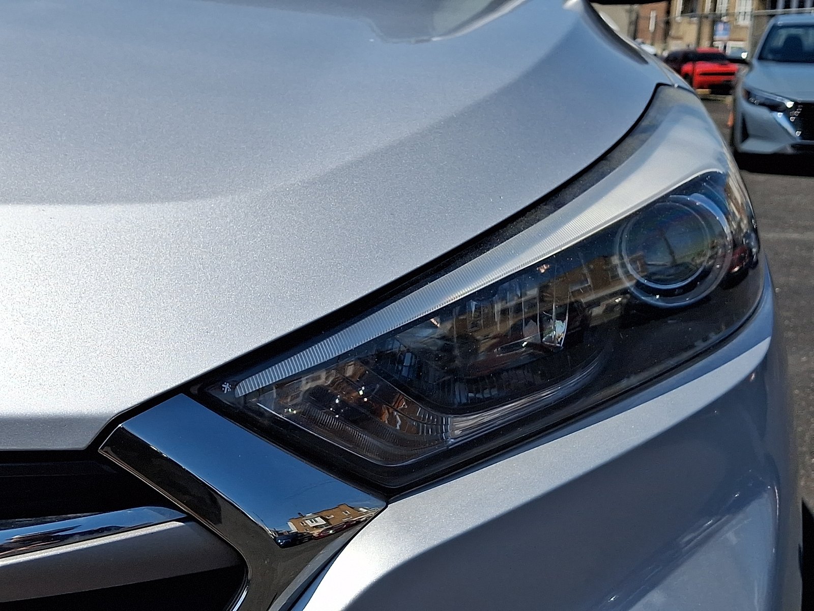 Used 2018 Molten Silver - T8T Hyundai Limited image 9