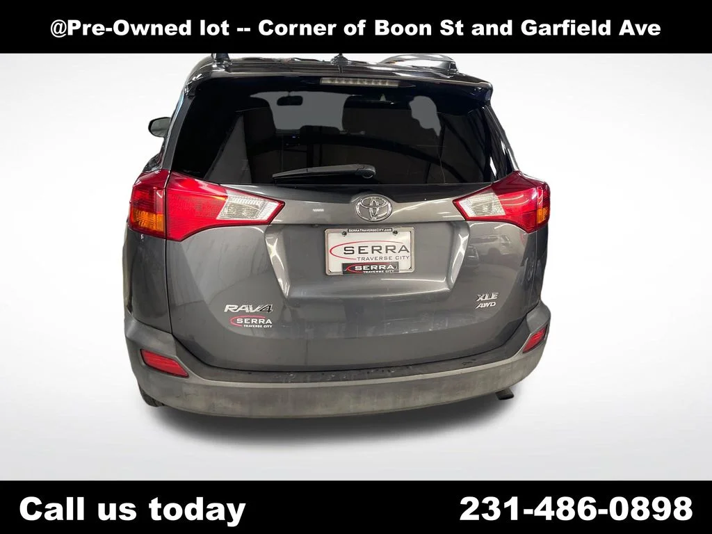 Used 2014 Gray Toyota XLE image 4