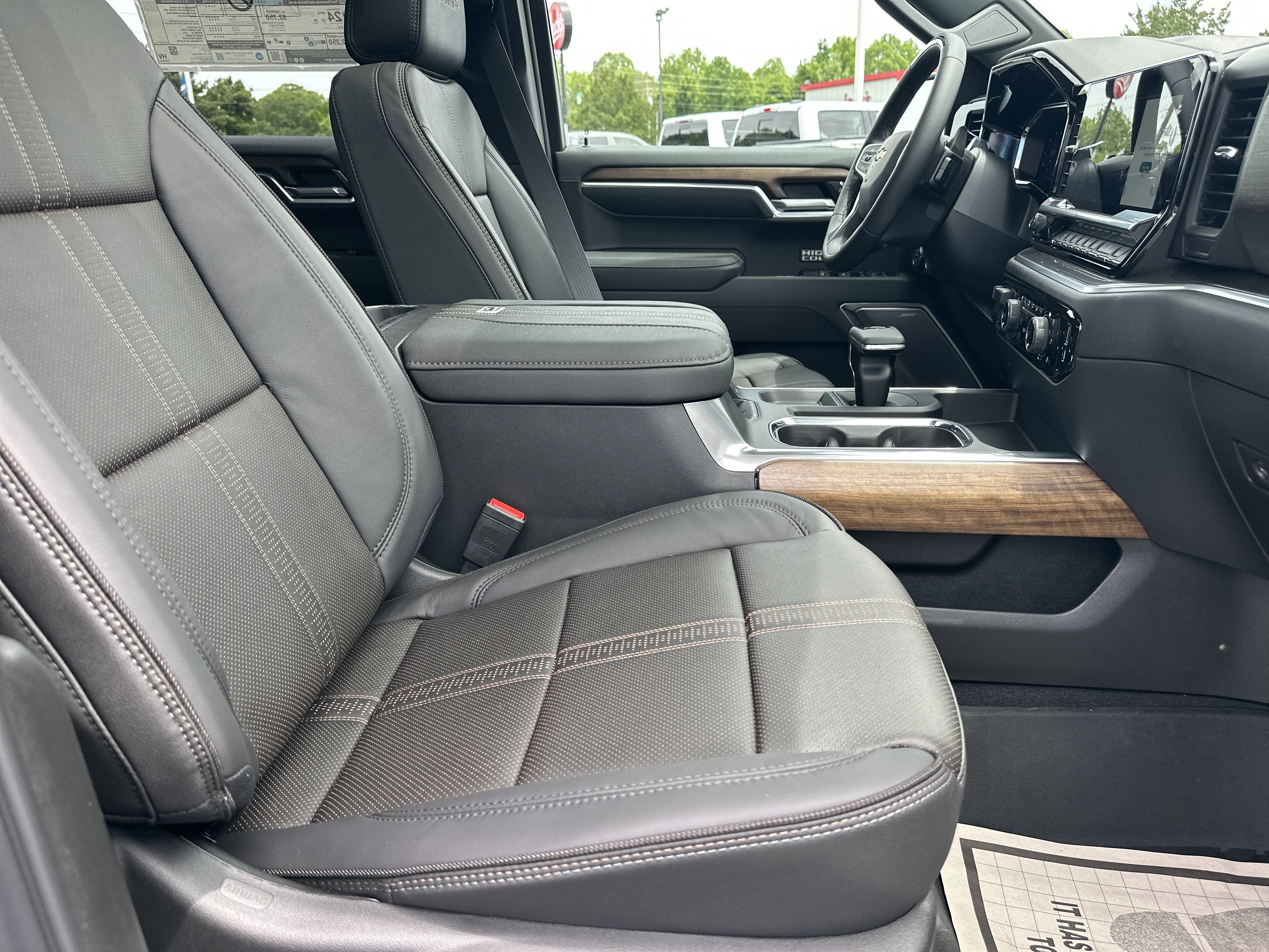 2026 Chevrolet Silverado 1500 High Country - Photo 14