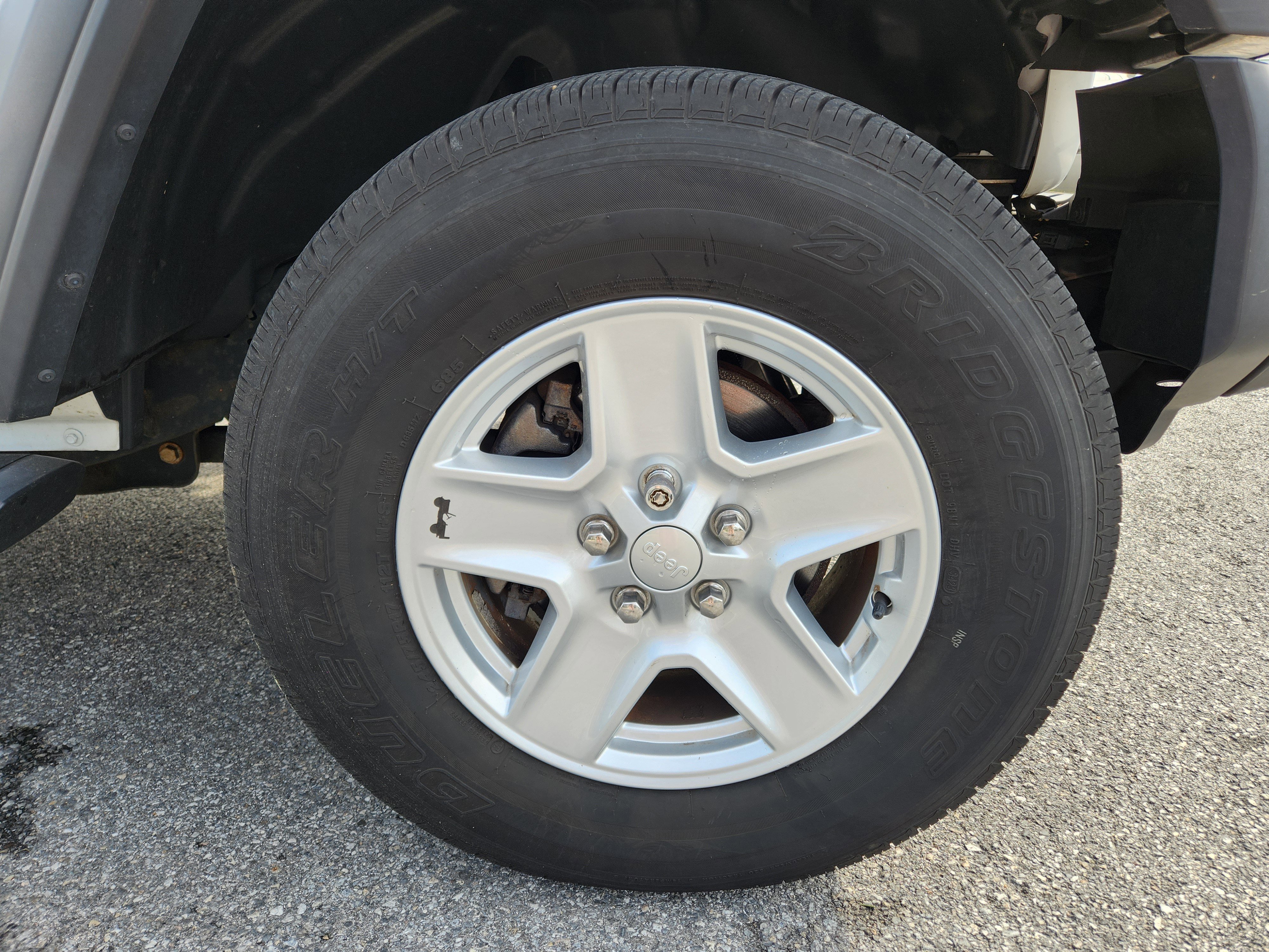 Used 2020 Bright White Clearcoat Jeep Sport image 7