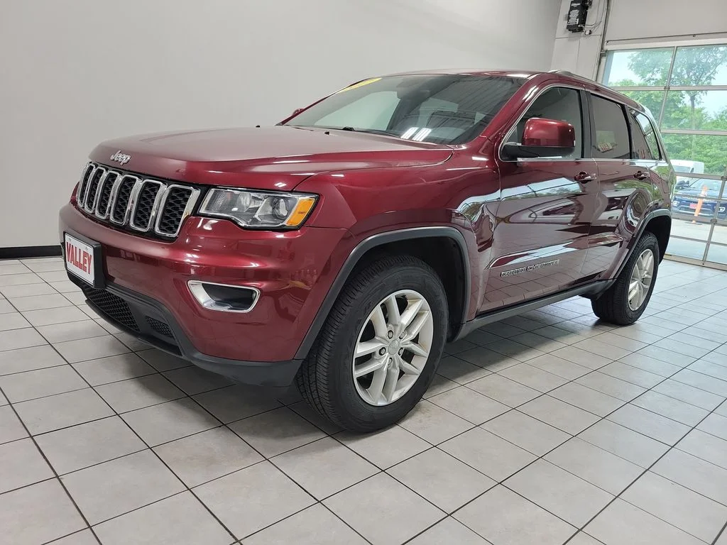 Used 2017 Red Jeep Laredo image 8