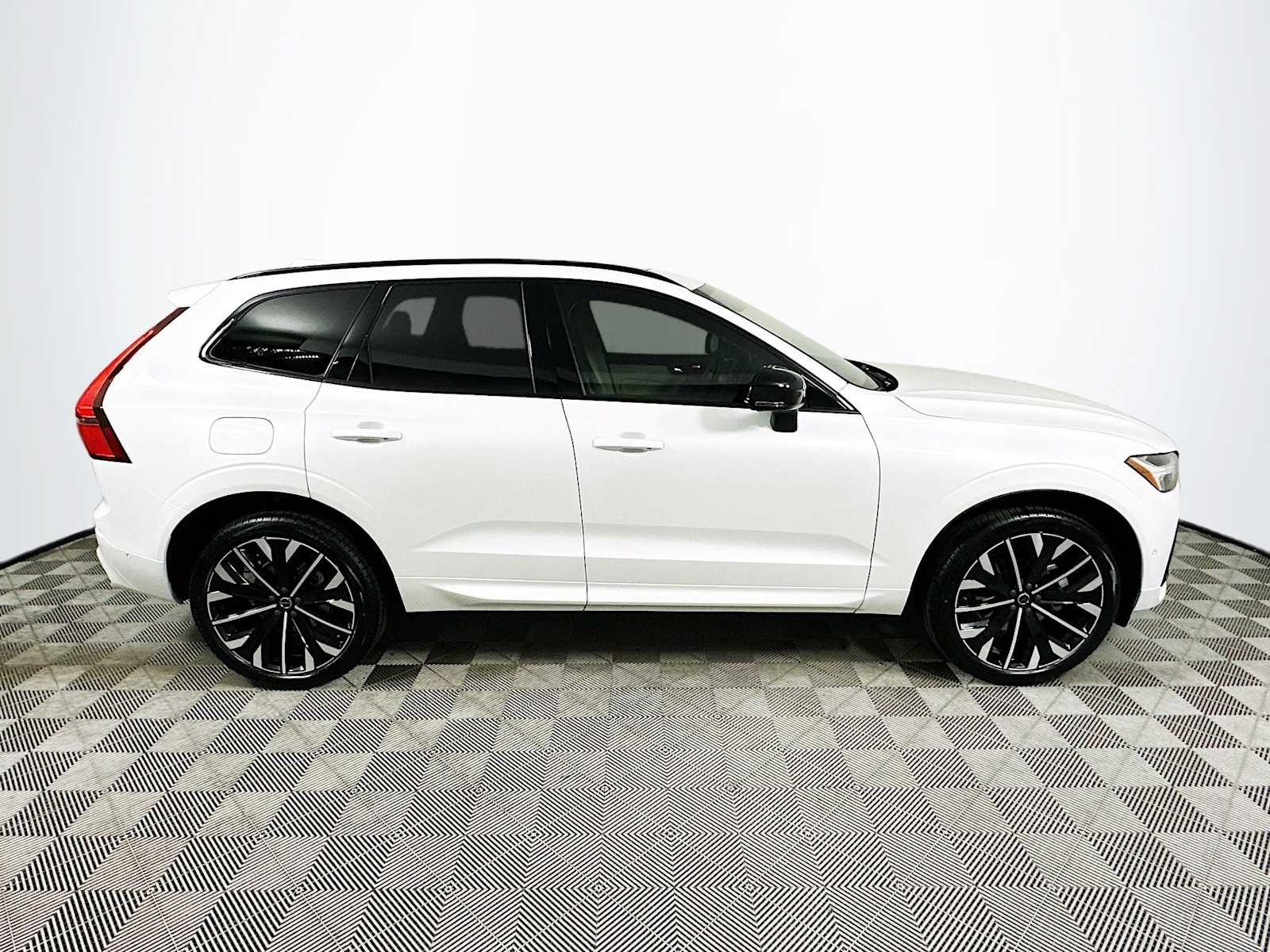 New 2026 Crystal White Volvo Ultra image 8