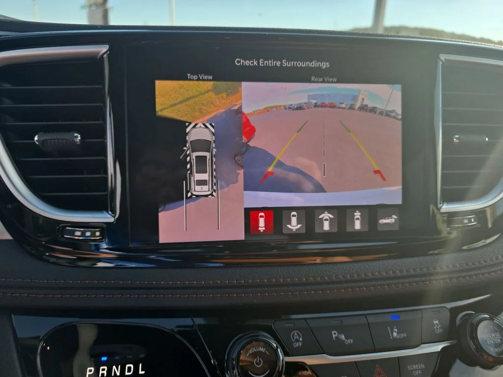2026 Chrysler Pacifica Pinnacle - Photo 17