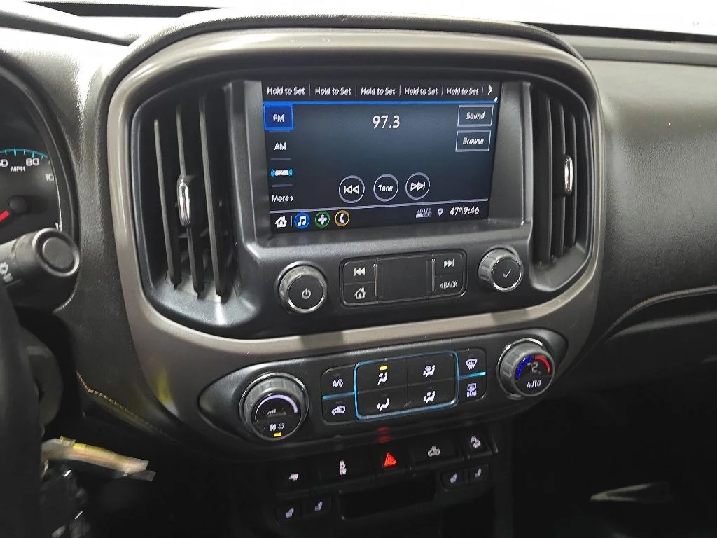 Used 2022 Black GMC AT4 w/Cloth image 24
