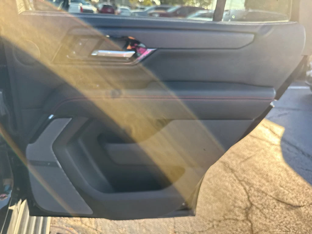 2025 GMC Yukon AT4 Ultimate - Photo 36